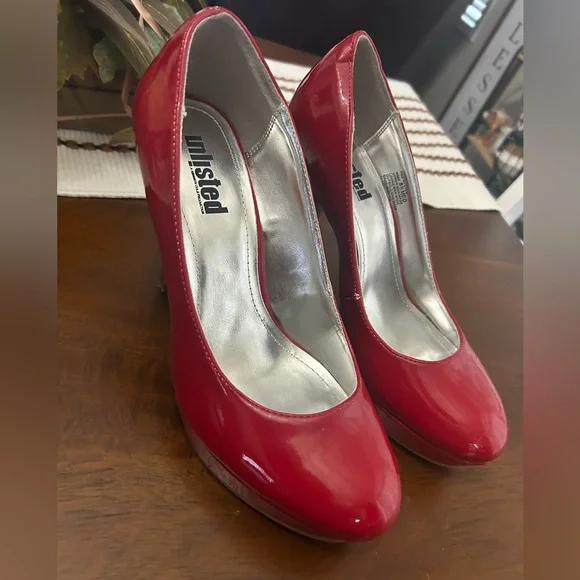 Chic Red Patent Leather Style Pump Heels Unlisted Cherry - Picture 4 of 8